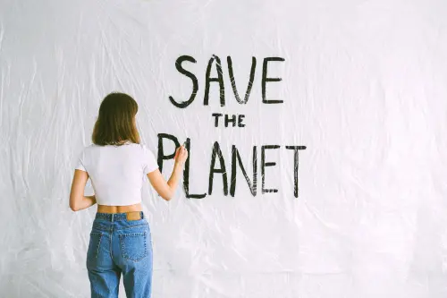 Moda vegana e greenwashing: leggere le etichette