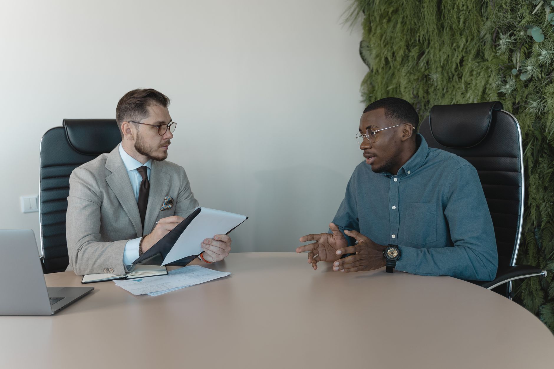 Come vestirsi a un colloquio di lavoro nel 2026