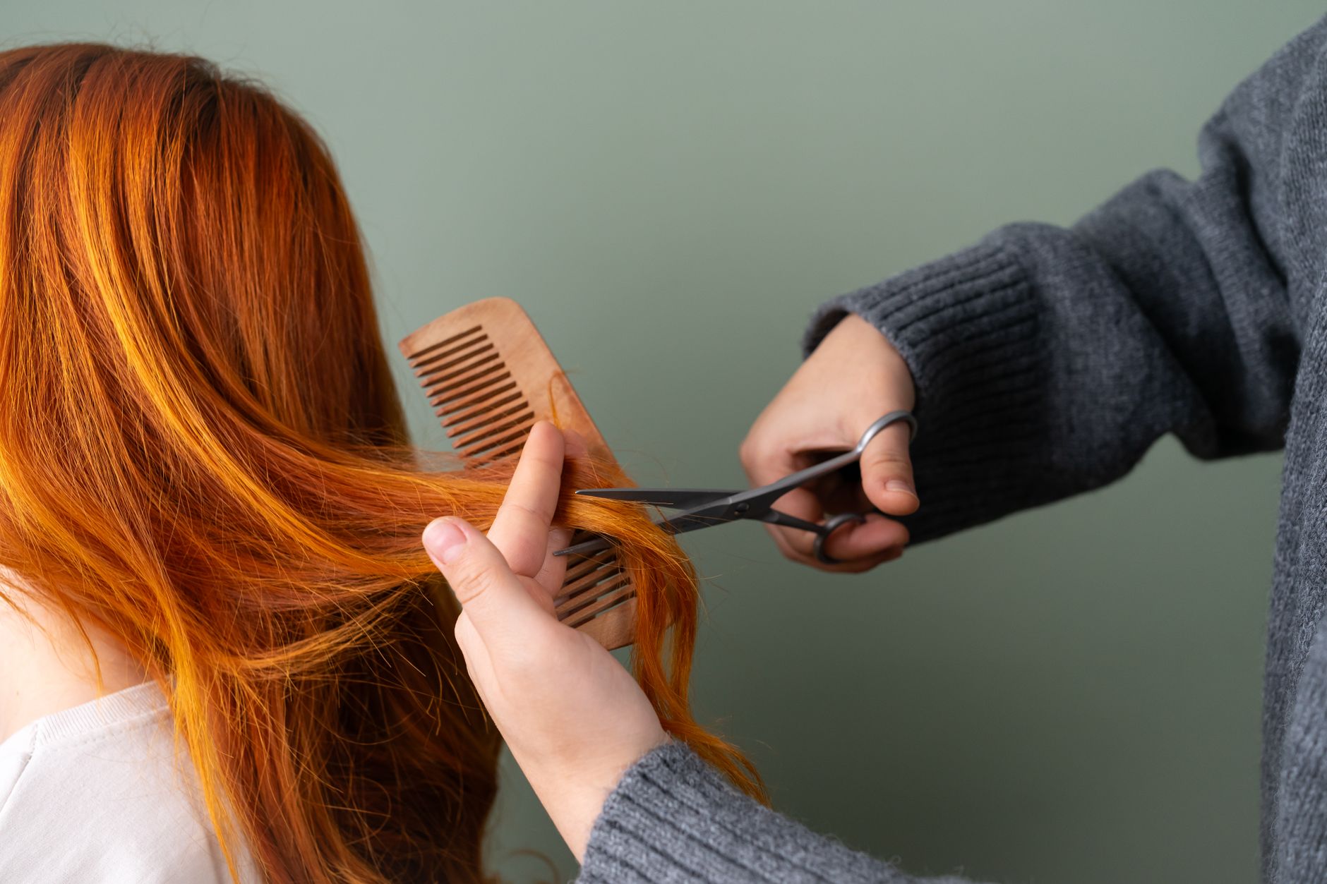 Capelli mossi e corti: tagli e gestione 2026