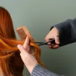 Capelli mossi e corti: tagli e gestione 2026