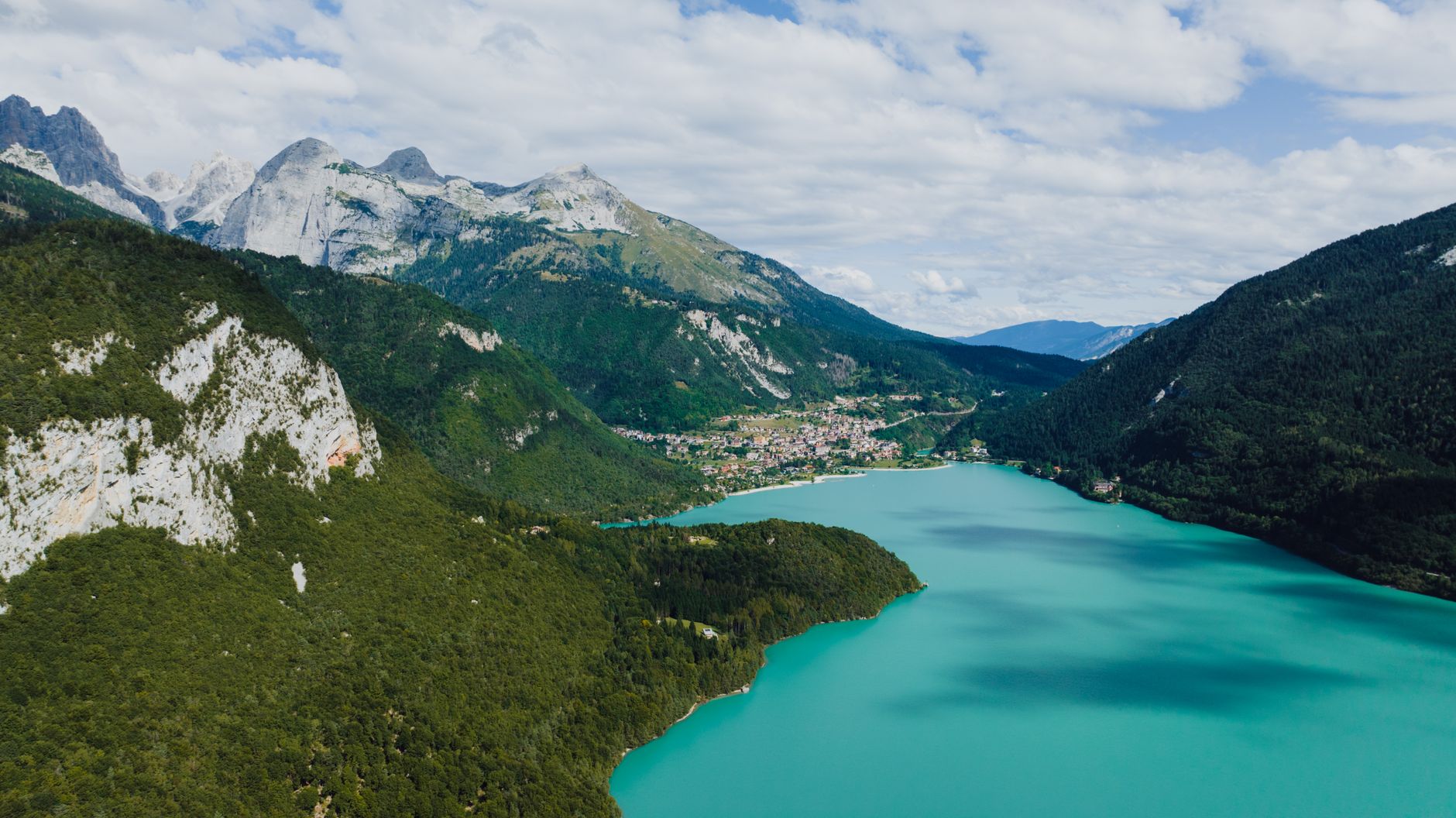 Spiagge Lago di Molveno: guida completa 2026