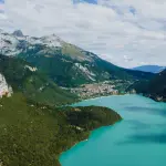 Spiagge Lago di Molveno: guida completa 2026