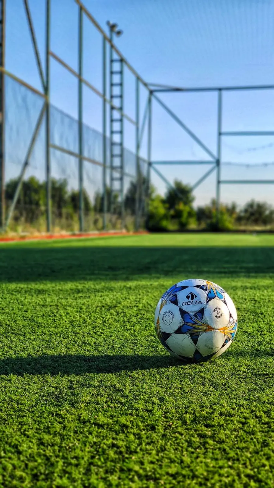 Come si valorizzano i talenti del calcio italiano: l’esempio Casertana, in attesa del debutto di Vincenzo Arzillo