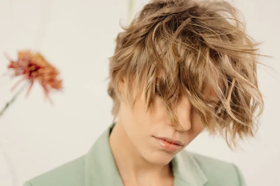 Capelli Scalati: Tagli per Ogni Lunghezza