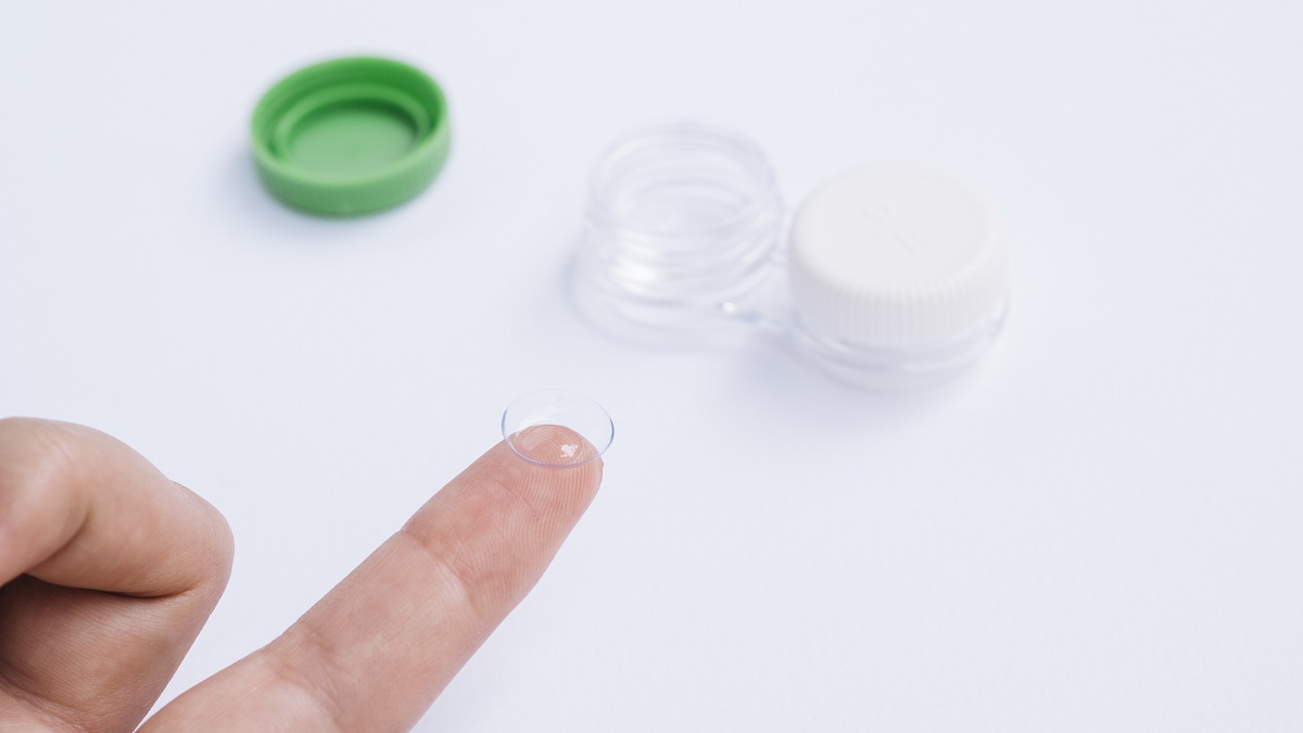 Lenti a contatto: meglio mensili o giornaliere?