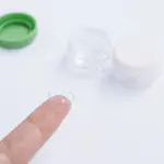 Lenti a contatto: meglio mensili o giornaliere?