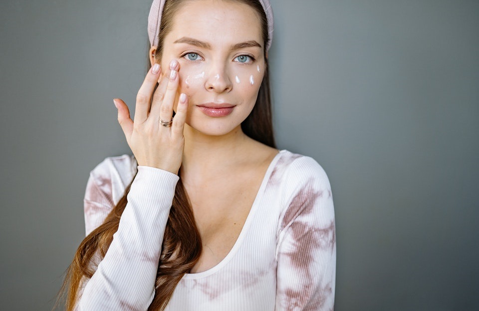 Come fare per avere una bella pelle del viso: consigli e rimedi