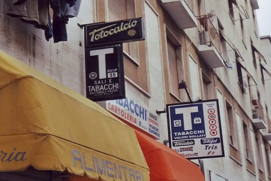 Banca5 Intesa Sanpaolo, prelievo contanti comodo comodo in tabaccheria