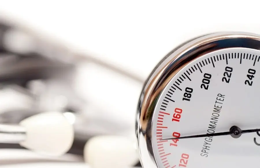 Vene varicose: un segnale di problemi cardiaci? Correlazioni tra ipertensione e varici