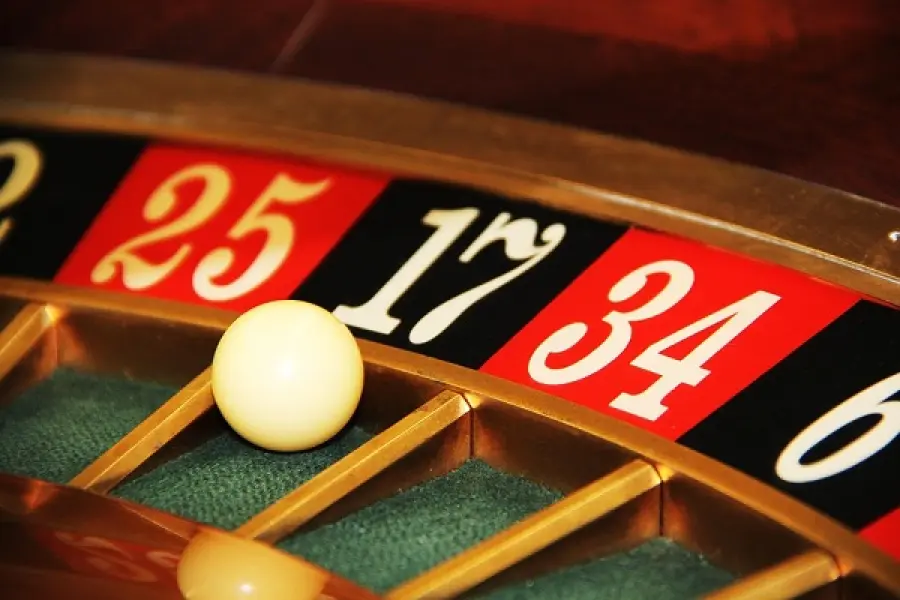 Roulette e slot machine: dove si vince più facilmente?