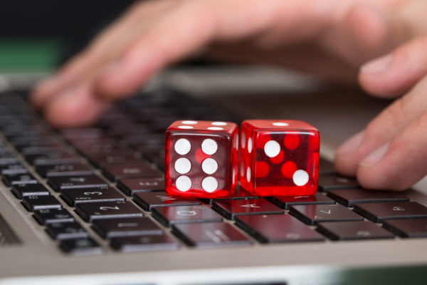 Giochi online, cresce il Betting a discapito di poker e casinò