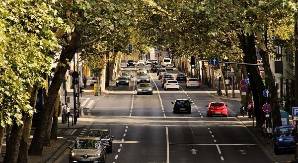 Green mobility, Legambiente, tassare inquinamento e spreco per città più vivibili