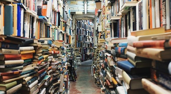 Comprare libri, la libreria si conferma in Italia il principale canale di acquisto