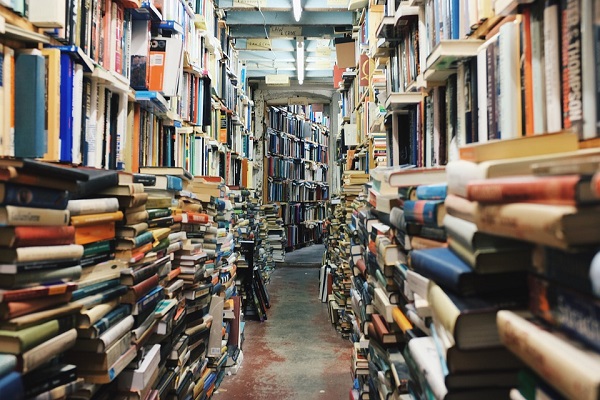 Comprare libri, la libreria si conferma in Italia il principale canale di acquisto